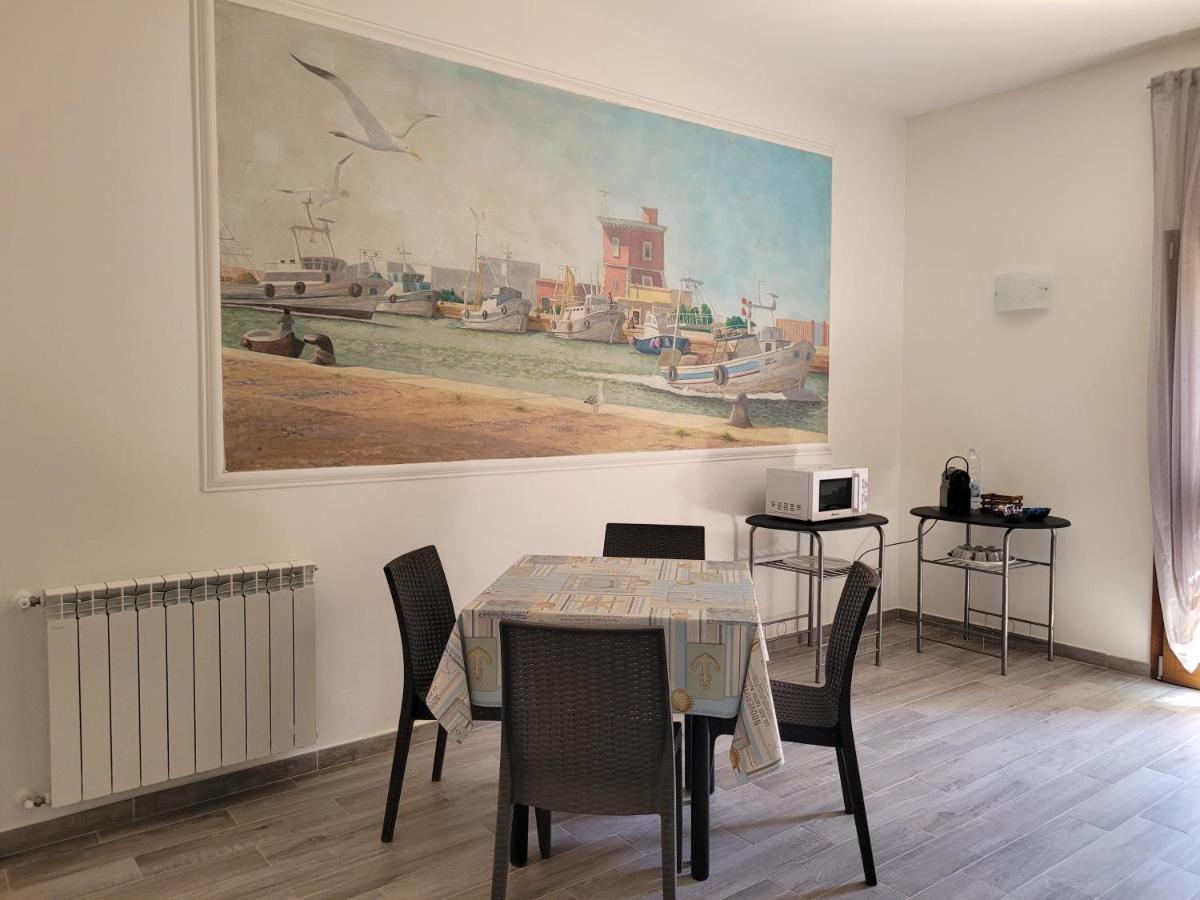 Rooms Da Pisicchio ฟิวมิชีโน ภายนอก รูปภาพ